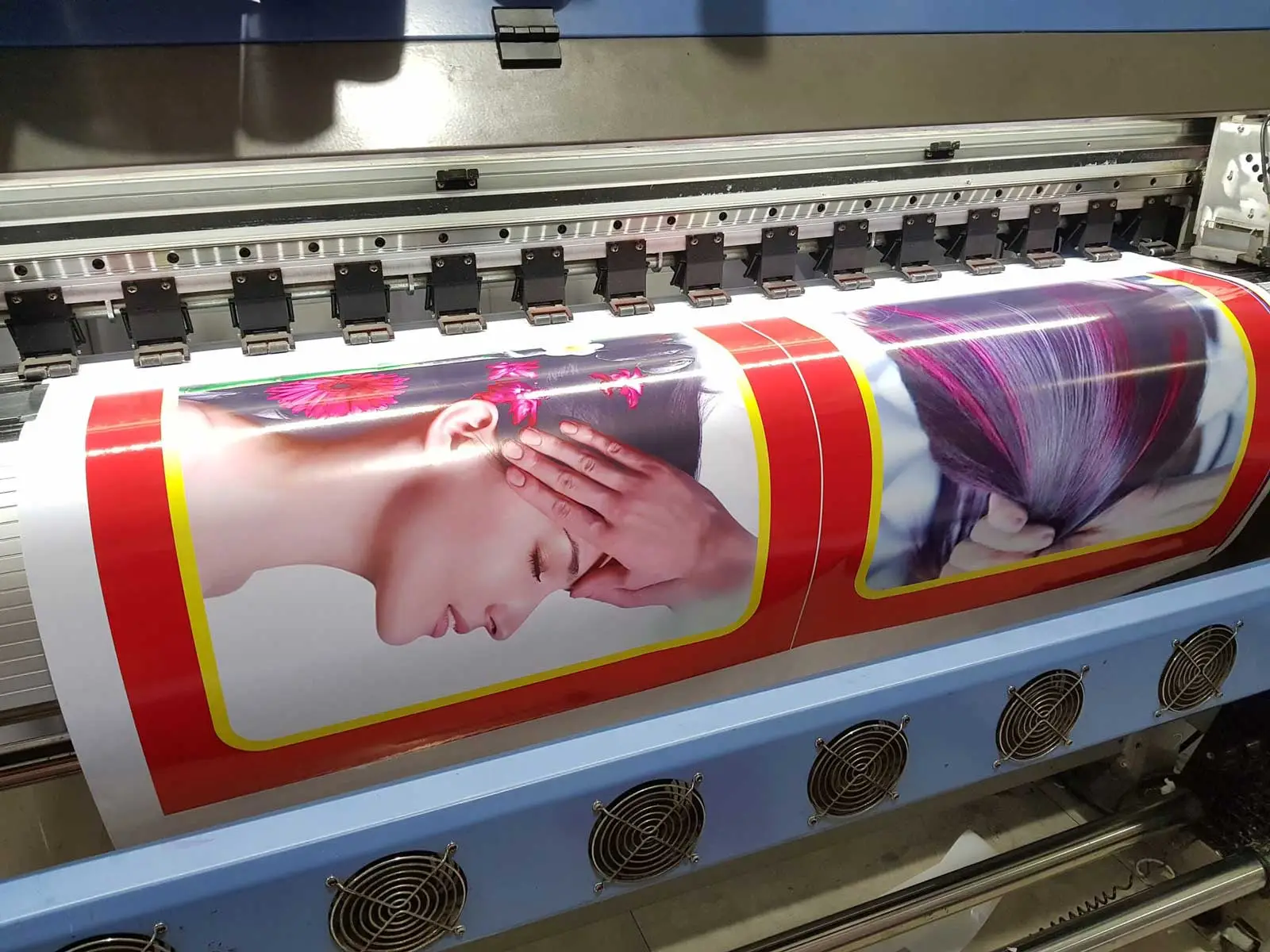 decal quảng cáo,giấy decal làm quảng cáo,làm decal quảng cáo